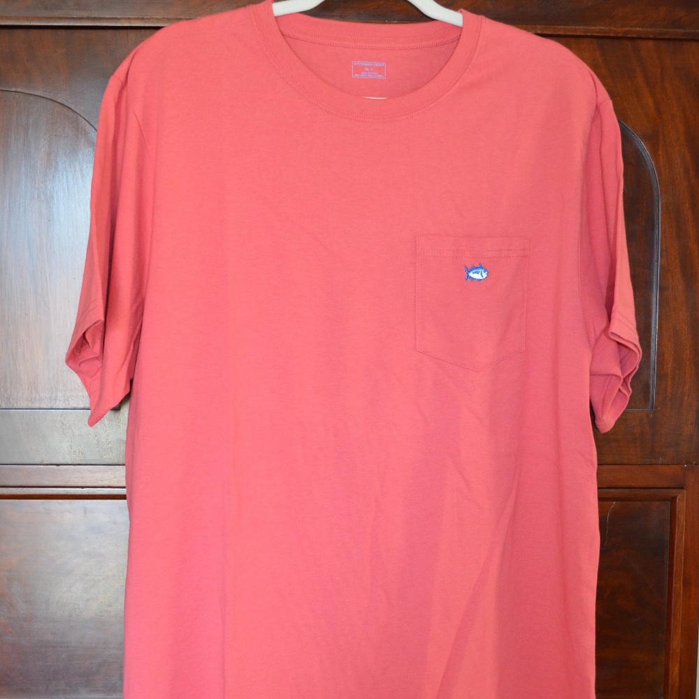 NWOT Southern Tide Logo Pocket T-shirt!!